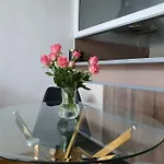 Chlodna Cozy 아파트